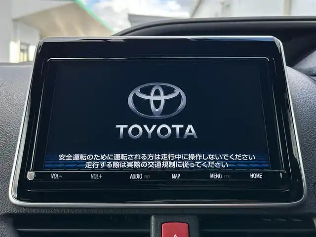 トヨタ ヴォクシー ハイブリッド