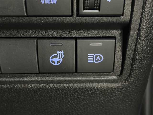 トヨタ ヤリスクロス ハイブリッド Z 愛知県 2023(令5)年 0.7万km プラチナホワイトパールマイカ 純正8型DAナビ/全方位カメラ/前後ドラレコ/ビルトインETC/レーダークルーズコントロール/トヨタセーフティセンス/ブラインドスポットモニター/レーンキープアシスト/ハーフレザーシート/パワーシート/シートヒーター/LEDヘッドライト/オートハイビーム/電子パーキングブレーキ/オートホールド/衝突軽減ブレーキ/ステアリングヒーター/禁煙