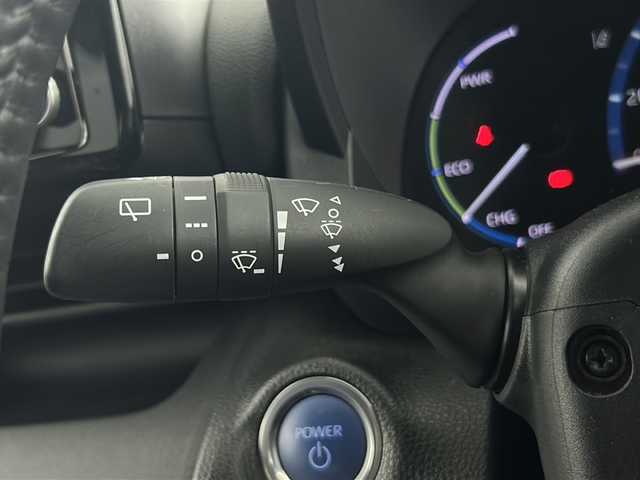 トヨタ ヤリスクロス ハイブリッド Z 愛知県 2023(令5)年 0.7万km プラチナホワイトパールマイカ 純正8型DAナビ/全方位カメラ/前後ドラレコ/ビルトインETC/レーダークルーズコントロール/トヨタセーフティセンス/ブラインドスポットモニター/レーンキープアシスト/ハーフレザーシート/パワーシート/シートヒーター/LEDヘッドライト/オートハイビーム/電子パーキングブレーキ/オートホールド/衝突軽減ブレーキ/ステアリングヒーター/禁煙