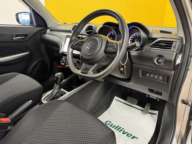 スズキ スイフト HYBRID RS 群馬県 2017(平29)年 6.6万km プレミアムシルバーメタリック スズキセーフティサポート/・衝突被害軽減ブレーキ/・誤発進抑制機能/・車線逸脱警報機能/純正SDナビ　8インチ/　　フルセグ/　　FM/AM/BT/USB/IPOD/SD/全方位カメラ/レーダークルーズコントロール/LEDヘッドライト/オートライト/フォグランプ/純正16インチAW/純正ドライブレコーダー/ステアリングスイッチ/純正フロアマット/ドアバイザー/横滑り防止機能/スマートキー/プッシュスタート/ETC