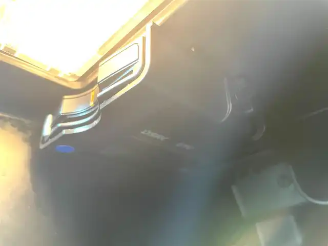 ボルボ Ｖ４０ D4 ダイナミックエディション 東京都 2018(平30)年 9.1万km アイスホワイト LKA(レーンキーピングエイド)/BLIS(ブラインドスポットinfoシステム)/純正ナビ/CD/チューナー/・Bluetooth ・DVDビデオ再生/・HDDミュージックサーバー ・iPod/バックカメラ+リアコーナーセンサー/ドライブレコーダー(ZDR-014/コムテック)/ETC2.0車載器/LEDヘッドランプ/純正18インチアルミホイール/T-Tec+テキスタイルコンビシート(運転席電動)/シートヒーター(運転席+助手席)/アイドリングストップ/純正ドアバイザー/キーレスドライブ(スペアキー1個付)/各24ヶ月点検整備記録簿(R3/5/7年)/車検 R9年3月21日迄