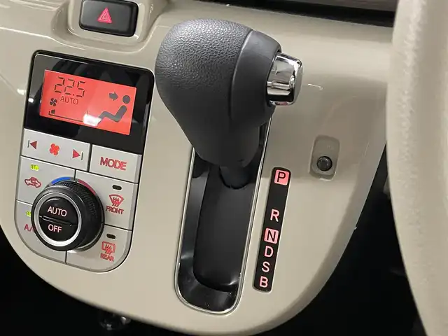 ダイハツ ムーヴ キャンバス G メイクアップ SA Ⅲ 長崎県 2017(平29)年 2.7万km パールホワイトⅢ/ナチュラルベージュマイカメタリック 2トーン 純正7インチナビ　（NMZK‐W67D）/・フルセグTV　CD/DVD/SD/Bluetooth/スマートアシストIII/・衝突回避支援ブレーキ/・車線逸脱警報/・誤発進抑制制御/・先行車発進お知らせ/・オートハイビーム/バックカメラ/全方位モニター　/両側パワースライドドア/アイドリングストップ　/横滑り防止/プッシュスタート/ステアリングスイッチ/電動格納ミラー/ETC/ドライブレコーダー/純正フロアマット/純正ドアバイザー/純正14インチホイールキャップ