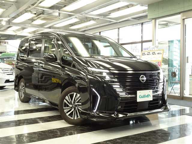 日産 セレナ e－パワー ハイウェイスター V 福岡県 2024(令6)年 0.8万km ダイヤモンドブラック ワンオーナー/12.3インチ純正ナビ/AM/FM/フルセグTV/HDMI/全方位カメラ/プロパイロット/インテリジェントクルーズコントロール/純正フリップダウンモニター/ビルトインＥＴＣ２．０/BSM/純正16インチAW/LEDヘッドライト/電動パーキング・オートホールド/純正フロアマット/ドアバイザー/保証書/取扱説明書/スペアキー（スマートキー）