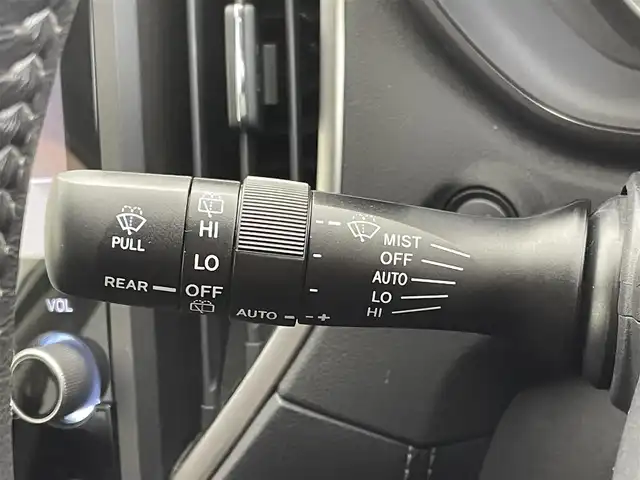 スバル インプレッサ スポーツ 2．0i－S アイサイト 群馬県 2017(平29)年 2.3万km クリスタルホワイトP 純正８インチナビ　レーダークルーズコントロール　レーンキープアシスト　シートヒーター　パワーシート　純正アルミホイール１８インチ　ステアリングスイッチ　ＬＥＤヘッドライト　オートライト　禁煙車