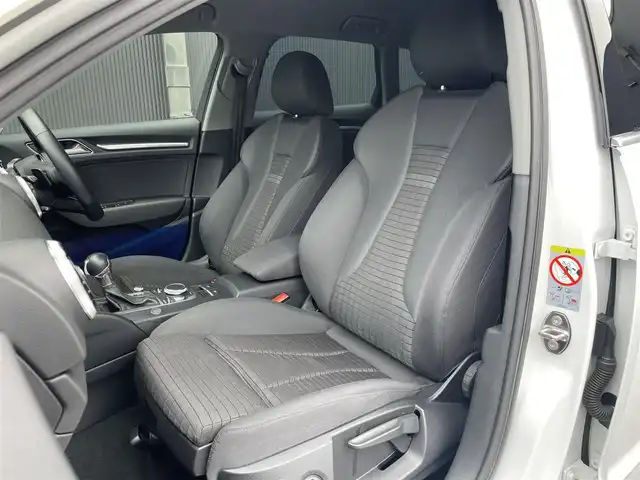 アウディ Ａ３ SB 30TFSI シグネチャーED 香川県 2020(令2)年 3.6万km グレイシアホワイトメタリック 純正ナビ/地デジ/Bカメラ/D席パワーシート/バーチャルコックピット/前席シートヒーター/オートホールド/LEDヘッドライト/アシスタンスpkg/純正17インチAW/ETC/スマートキー