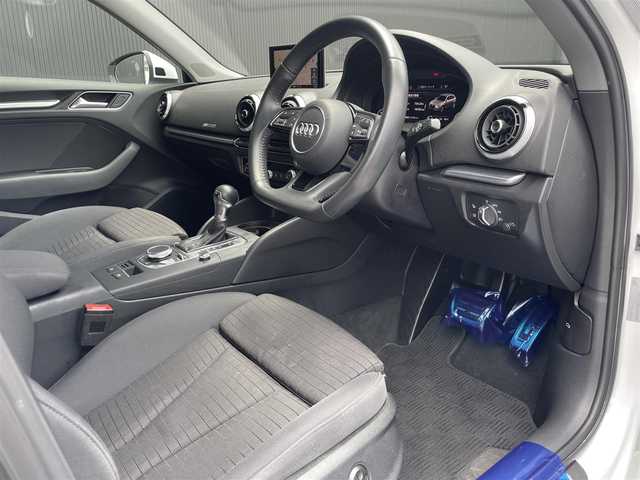 アウディ Ａ３ SB 30TFSI シグネチャーED 香川県 2020(令2)年 3.6万km グレイシアホワイトメタリック 純正ナビ/地デジ/Bカメラ/D席パワーシート/バーチャルコックピット/前席シートヒーター/オートホールド/LEDヘッドライト/アシスタンスpkg/純正17インチAW/ETC/スマートキー