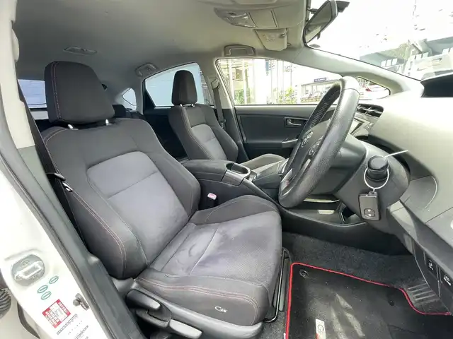 トヨタ プリウス S ツーリングセレ G’s 熊本県 2012(平24)年 9.3万km ホワイトパールクリスタルシャイン (株)IDOMが運営する【じしゃロン熊本店】の自社ローン専用車両になります。こちらは現金またはオートローンご利用時の価格です。自社ローンご希望の方は別途その旨お申付け下さい　/社外ナビ/バックカメラ/フルセグテレビ/DVD/CD/ビルトインETC/LEDヘッドライト/オートライト/スマートキー/純正アルミホイール