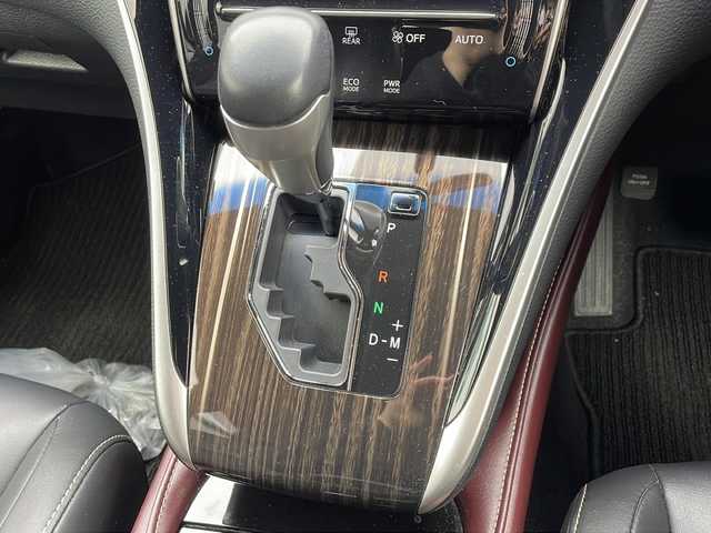 トヨタ ハリアー エレガンス 新潟県 2014(平26)年 7万km ブラック 4WD/純正メモリナビ/（BT/FM/AM/フルセグTV）/バックカメラ/ステアリングスイッチ/パワーシート/ハーフレザーシート/純正オートヘッドライト/フォグライト/冬タイヤ積載/ETC/取扱説明書