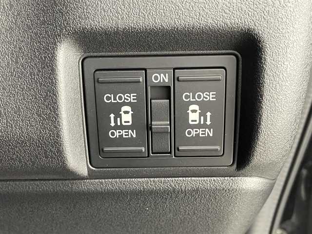 ホンダ Ｎ ＢＯＸ カスタム ターボ 大阪府 2023(令5)年 0.6万km クリスタルブラックパール ホンダセンシング/　・衝突軽減ブレーキ/　・アダプティブクルーズコントロール/　・車線維持支援システム/　・誤発進抑制機能/純正メモリナビ/　　BT/フルセグTV/バックカメラ/両側パワースライドドア/LEDオートライト/合皮ハーフレザーシート/シートヒーター/純正15インチアルミホイール/パドルシフト/コーナーセンサー/スマートキー/ETC