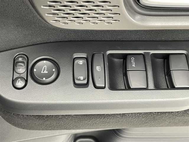 ホンダ Ｎ ＢＯＸ カスタム ターボ 大阪府 2023(令5)年 0.6万km クリスタルブラックパール ホンダセンシング/　・衝突軽減ブレーキ/　・アダプティブクルーズコントロール/　・車線維持支援システム/　・誤発進抑制機能/純正メモリナビ/　　BT/フルセグTV/バックカメラ/両側パワースライドドア/LEDオートライト/合皮ハーフレザーシート/シートヒーター/純正15インチアルミホイール/パドルシフト/コーナーセンサー/スマートキー/ETC