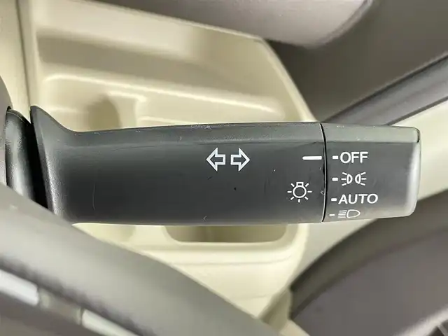 ホンダ Ｎ ＢＯＸ G L ホンダセンシング 千葉県 2017(平29)年 1.2万km プレミアムホワイトパールⅡ ホンダセンシング/・衝突軽減ブレーキ/・路外逸脱抑制機能/・先行車発進お知らせ/・標識認識機能/・レーンキープアシスト/社外7インチメモリナビ/CD BT フルセグ AM FM/バックカメラ/片側パワースライドドア/LEDオートライト/ステアリングスイッチ/後席サンシェード/純正フロアマット/ドアバイザー/プッシュスタート/スマートキー/ETC