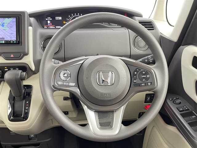 ホンダ Ｎ ＢＯＸ G L ホンダセンシング 千葉県 2017(平29)年 1.2万km プレミアムホワイトパールⅡ ホンダセンシング/・衝突軽減ブレーキ/・路外逸脱抑制機能/・先行車発進お知らせ/・標識認識機能/・レーンキープアシスト/社外7インチメモリナビ/CD BT フルセグ AM FM/バックカメラ/片側パワースライドドア/LEDオートライト/ステアリングスイッチ/後席サンシェード/純正フロアマット/ドアバイザー/プッシュスタート/スマートキー/ETC