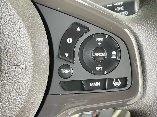 ホンダ Ｎ ＢＯＸ G L ホンダセンシング 千葉県 2017(平29)年 1.2万km プレミアムホワイトパールⅡ ホンダセンシング/・衝突軽減ブレーキ/・路外逸脱抑制機能/・先行車発進お知らせ/・標識認識機能/・レーンキープアシスト/社外7インチメモリナビ/CD BT フルセグ AM FM/バックカメラ/片側パワースライドドア/LEDオートライト/ステアリングスイッチ/後席サンシェード/純正フロアマット/ドアバイザー/プッシュスタート/スマートキー/ETC