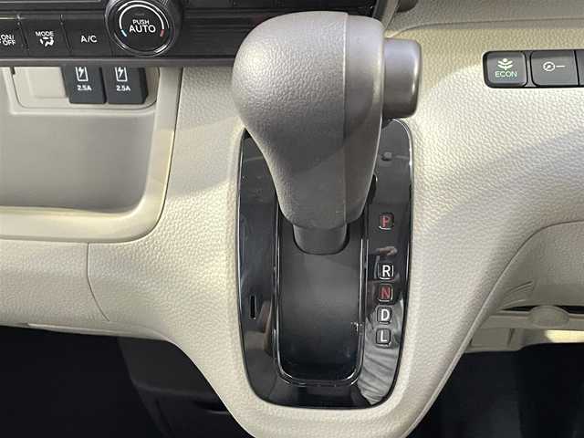 ホンダ Ｎ ＢＯＸ G L ホンダセンシング 千葉県 2017(平29)年 1.2万km プレミアムホワイトパールⅡ ホンダセンシング/・衝突軽減ブレーキ/・路外逸脱抑制機能/・先行車発進お知らせ/・標識認識機能/・レーンキープアシスト/社外7インチメモリナビ/CD BT フルセグ AM FM/バックカメラ/片側パワースライドドア/LEDオートライト/ステアリングスイッチ/後席サンシェード/純正フロアマット/ドアバイザー/プッシュスタート/スマートキー/ETC