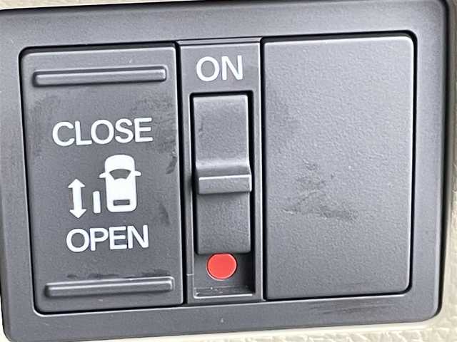 ホンダ Ｎ ＢＯＸ G L ホンダセンシング 千葉県 2017(平29)年 1.9万km プレミアムホワイトパールⅡ ホンダセンシング/・衝突軽減ブレーキ/・路外逸脱抑制機能/・先行車発進お知らせ/・標識認識機能/・レーンキープアシスト/社外7インチメモリナビ/CD BT フルセグ AM FM/バックカメラ/片側パワースライドドア/LEDオートライト/ステアリングスイッチ/後席サンシェード/純正フロアマット/ドアバイザー/プッシュスタート/スマートキー/ETC