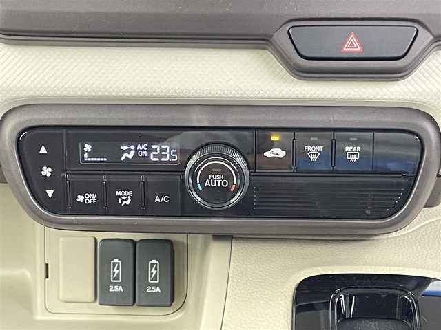 ホンダ Ｎ ＢＯＸ G L ホンダセンシング 千葉県 2017(平29)年 1.9万km プレミアムホワイトパールⅡ ホンダセンシング/・衝突軽減ブレーキ/・路外逸脱抑制機能/・先行車発進お知らせ/・標識認識機能/・レーンキープアシスト/社外7インチメモリナビ/CD BT フルセグ AM FM/バックカメラ/片側パワースライドドア/LEDオートライト/ステアリングスイッチ/後席サンシェード/純正フロアマット/ドアバイザー/プッシュスタート/スマートキー/ETC