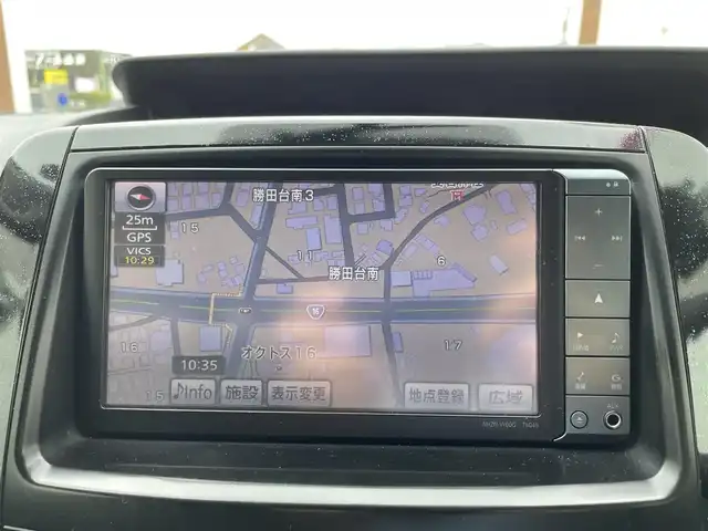 トヨタ ヴォクシー ZS 煌 千葉県 2011(平23)年 9.4万km ブラック (株)IDOMが運営する【じしゃロン八千代店】の自社ローン専用車両になります。/こちらは現金またはオートローンご利用時の価格です。自社ローンご希望の方は別途その旨お申付け下さい/フルセグTVカーナビ/Bluetoothオーディオ対応/バックカメラ/両側パワースライドドア