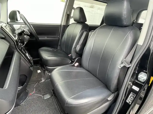 トヨタ ヴォクシー ZS 煌 千葉県 2011(平23)年 9.4万km ブラック (株)IDOMが運営する【じしゃロン八千代店】の自社ローン専用車両になります。/こちらは現金またはオートローンご利用時の価格です。自社ローンご希望の方は別途その旨お申付け下さい/フルセグTVカーナビ/Bluetoothオーディオ対応/バックカメラ/両側パワースライドドア