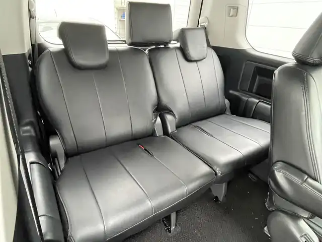 トヨタ ヴォクシー ZS 煌 千葉県 2011(平23)年 9.4万km ブラック (株)IDOMが運営する【じしゃロン八千代店】の自社ローン専用車両になります。/こちらは現金またはオートローンご利用時の価格です。自社ローンご希望の方は別途その旨お申付け下さい/フルセグTVカーナビ/Bluetoothオーディオ対応/バックカメラ/両側パワースライドドア