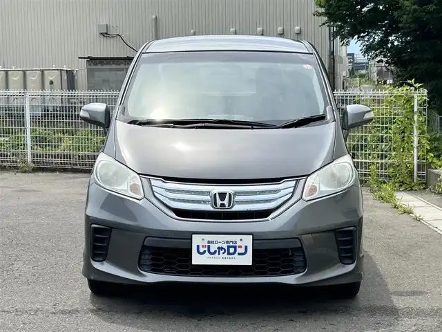 ホンダ フリード ハイブリット ジャストセレクション 福島県 2013(平25)年 11.4万km ポリッシュドメタルメタリック (株)IDOMが運営する【じしゃロン福島店】の自社ローン専用車両になります。こちらは現金またはオートローンご利用時の価格です。自社ローンご希望の方は別途その旨お申付け下さい/ＳＤナビ/フルセグTV/Bluetooth/片側パワースライドドア/ドアバイザー/ETC/３列シート/後席モニター