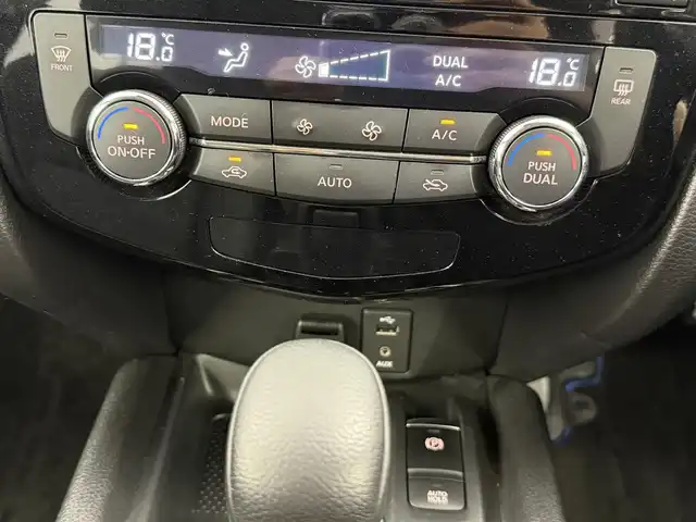 日産 エクストレイル ハイブリッド 20Xi 大阪府 2019(令1)年 4万km ダイヤモンドブラック ドライブレコーダー（前方）/メーカーオプション7インチSDナビ/アラウンドビューモニター/ビルトインETC/デジタルインナーミラー/ステアリングリモコン/プロパイロット/レーダークルーズコントロール/レザーシート/シートヒーター（全席）/パワーバックドア/ルーフレール/純正17インチアルミホイール/LEDヘッドライト/フロントフォグランプ/インテリジェントエマージェンシーブレーキ/踏み間違い衝突防止アシスト/オートブレーキホールド/保証書/スマートキー