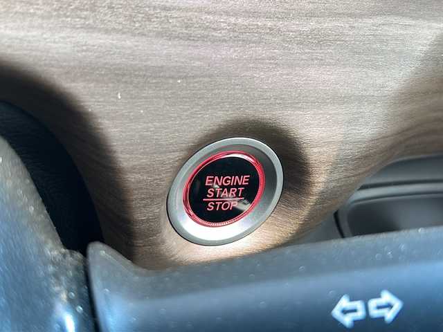 ホンダ フリード G ホンダセンシング 静岡県 2020(令2)年 3.6万km スーパープラチナグレーメタリック 純正ナビ/・CD/DVD/・FM/AM/・フルセグTV/・SD/Music Rack/・USB/iPod/・Bluetooth/主要装備/・バックカメラ/・ＥＴＣ/・ＬＥＤヘッドライト/・アクティブコーナリングライト/・両側パワースライドドア/・運転席＋助手席シートヒーター/・前後ドライブレコーダー/・ホンダセンシング/・アイドリングストップ/・レーダークルコン/・純正マット/・オートライト
