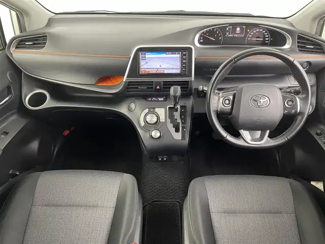 トヨタ シエンタ G 埼玉県 2019(平31)年 3.6万km ホワイトパールクリスタルシャイン 純正ナビ　NSCN-W68/(Bluetooth/AUX/CD/AM/FM)/地デジワンセグ/全方位カメラ/ETC/オートマチックハイビーム/車線逸脱警報/衝突軽減ブレーキ/リヤシートリマインダー/先行車発進お知らせ機能/クリアランスソナー/アイドリングストップ/プッシュスタート/両側パワースライドドア/ウィンカーミラー/電動格納ミラー/社外フロアマット