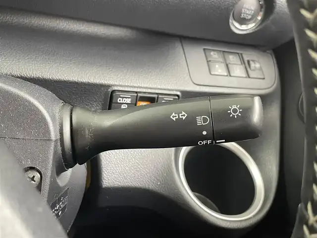 トヨタ シエンタ G 埼玉県 2019(平31)年 3.6万km ホワイトパールクリスタルシャイン 純正ナビ　NSCN-W68/(Bluetooth/AUX/CD/AM/FM)/地デジワンセグ/全方位カメラ/ETC/オートマチックハイビーム/車線逸脱警報/衝突軽減ブレーキ/リヤシートリマインダー/先行車発進お知らせ機能/クリアランスソナー/アイドリングストップ/プッシュスタート/両側パワースライドドア/ウィンカーミラー/電動格納ミラー/社外フロアマット