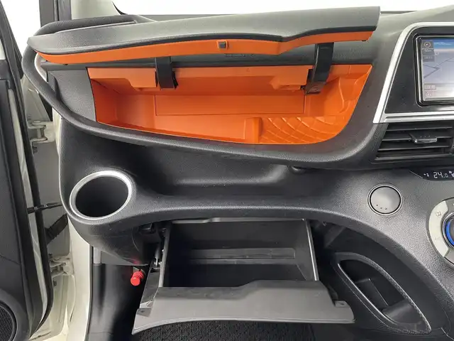 トヨタ シエンタ G 埼玉県 2019(平31)年 3.6万km ホワイトパールクリスタルシャイン 純正ナビ　NSCN-W68/(Bluetooth/AUX/CD/AM/FM)/地デジワンセグ/全方位カメラ/ETC/オートマチックハイビーム/車線逸脱警報/衝突軽減ブレーキ/リヤシートリマインダー/先行車発進お知らせ機能/クリアランスソナー/アイドリングストップ/プッシュスタート/両側パワースライドドア/ウィンカーミラー/電動格納ミラー/社外フロアマット