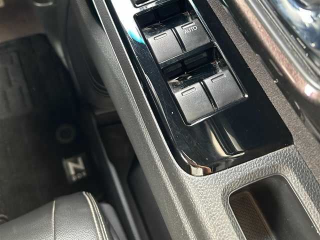 ホンダ Ｎ ＢＯＸ カスタム G L ターボ ホンダセンシング 千葉県 2019(令1)年 5.2万km ブリリアントスポーティブルーメタリック2トーン 純正８インチナビ/(FM/AM/Bluetooth/TV/)/バックカメラ/衝突被害軽減システム/車線逸脱警報/クルーズコントロール/ハーフレザーシート/両側パワースライドドア/横滑り防止装置/ETC/アイドリングストップ/LEDヘッドライト/フォグランプ/オートライト/ウィンカーミラー/電動格納ミラー/純正１５インチAW/シートリフター/プッシュスタート/スマートキー/フロアマット/ドアバイザー/スペアキー/取扱説明書/保証書/パドルシフト