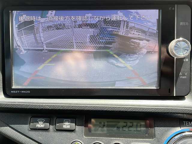 トヨタ アクア G 山形県 2012(平24)年 9.5万km グレーメタリック ・ワンオーナー/・純正ナビ/フルセグ/CD/DVD/Bluetooth/・バックカメラ/・ETC/・HIDヘッドライト/・オートライト/・前席シートヒーター/・純正マット/・純正AW＋スタッドレスタイヤ車載/・保証書/・取扱説明書