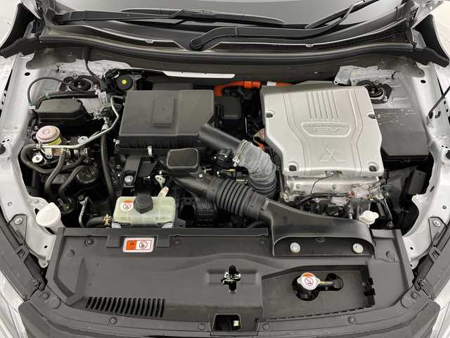 三菱 エクリプス クロス ＰＨＥＶ 新潟県 2022(令4)年 1.3万km ホワイトダイヤモンド 4WD/純正ナビ/　　フルセグ/BT/iPod/USB/アラウンドビューモニター/レーダークルーズコントロール/パワーシート/シートヒーター/LEDオートライト/オートマチックハイビーム/純正アルミホイール/ステアリングスイッチ/ステアリングヒーター/パドルシフト/BSM/スマートキー/ETC2.0
