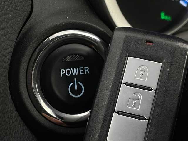 三菱 エクリプス クロス ＰＨＥＶ 新潟県 2022(令4)年 1.3万km ホワイトダイヤモンド 4WD/純正ナビ/　　フルセグ/BT/iPod/USB/アラウンドビューモニター/レーダークルーズコントロール/パワーシート/シートヒーター/LEDオートライト/オートマチックハイビーム/純正アルミホイール/ステアリングスイッチ/ステアリングヒーター/パドルシフト/BSM/スマートキー/ETC2.0
