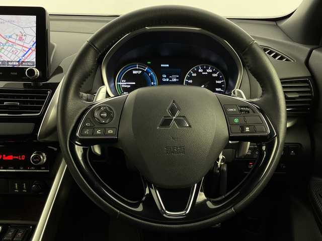 三菱 エクリプス クロス ＰＨＥＶ 新潟県 2022(令4)年 1.3万km ホワイトダイヤモンド 4WD/純正ナビ/　　フルセグ/BT/iPod/USB/アラウンドビューモニター/レーダークルーズコントロール/パワーシート/シートヒーター/LEDオートライト/オートマチックハイビーム/純正アルミホイール/ステアリングスイッチ/ステアリングヒーター/パドルシフト/BSM/スマートキー/ETC2.0