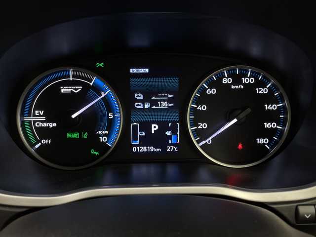 三菱 エクリプス クロス ＰＨＥＶ 新潟県 2022(令4)年 1.3万km ホワイトダイヤモンド 4WD/純正ナビ/　　フルセグ/BT/iPod/USB/アラウンドビューモニター/レーダークルーズコントロール/パワーシート/シートヒーター/LEDオートライト/オートマチックハイビーム/純正アルミホイール/ステアリングスイッチ/ステアリングヒーター/パドルシフト/BSM/スマートキー/ETC2.0