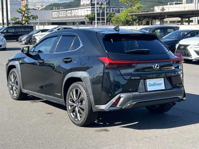 レクサス ＵＸ 250h Fスポーツ 岡山県 2020(令2)年 9.6万km グラファイトブラックガラスフレーク 登録時走行距離95396km/純正12.3インチナビ/フルセグTV(AM.FM.CD.DVD.TV.BT)/バックカメラ/ETC2.0/ブラインドスポットモニター/ハンズフリーパワーバックドア/シートヒーター/ステアリングヒーター/クリアランスソナー/衝突軽減ブレーキ　/レーダークルーズコントロール/レーンキープアシスト/オートマチックハイビーム/アイドリングストップ/パワーバックドア/18インチ純正AW/純正フロアマット