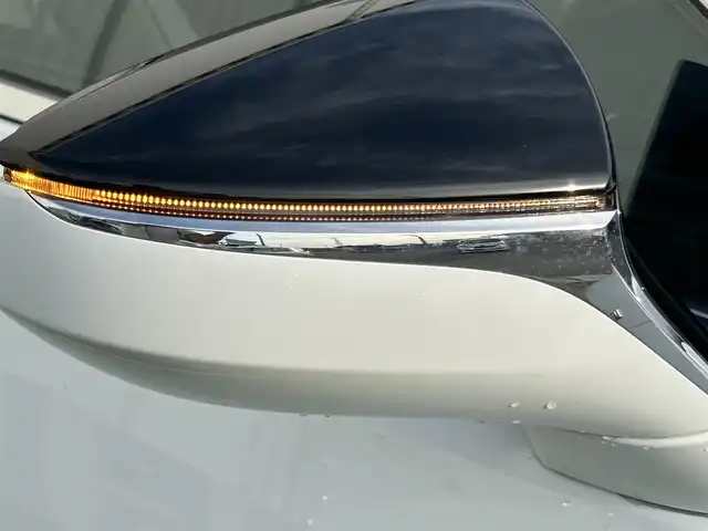 レクサス ＥＳ 300h Fスポーツ 香川県 2018(平30)年 7.1万km ホワイトノーヴァガラスフレーク レクサスセーフティー/純正12.3インチナビ/ムーンルーフ/レザーシート/パワーシート/シートヒーター/エアシート/革巻きステアリング/ステアリングヒーター/ステアリングリモコン/レーダークルーズ/3眼LEDライト/フォグライト/BSM/HUD/リアサンシェード/スマートキー/プッシュスタート/スペアキー（カードキーもあり）