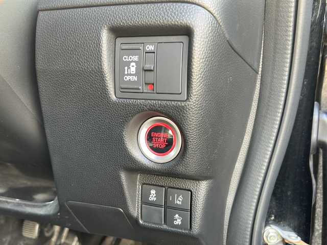 ホンダ Ｎ ＢＯＸ カスタム G L ホンダセンシング 鹿児島県 2018(平30)年 19.1万km クリスタルブラックパール ナビ/ETC/バックカメラ/コーナーセンサー/Bluetooth接続/プッシュスタート/スマートキー/クルーズコントロール/TV/ドライブレコーダー/純正フロアマット/片側パワースライドドア/スライドドア/純正アルミホイール/横滑り防止装置/オートライト/レーンキープアシスト/衝突被害軽減システム
