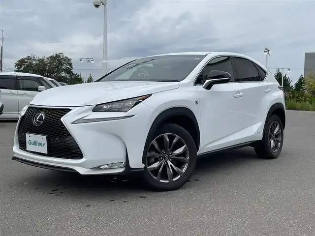 レクサス ＮＸ 300h Fスポーツ 青森県 2016(平28)年 9.3万km ホワイトノーヴァガラスフレーク ・4WD/・純正メーカーナビ/・Bluetooth/フルセグ/・USBポート/・バック/サイドカメラ/・クルーズコントロール/・本革シート/・エアシート/・シートヒーター/・オートライト/・パドルシフト/・オートブレーキホールド/・プッシュスタート/・スマートキー/・純正LEDヘッドライト/・純正18AW/・保証書・取説あり