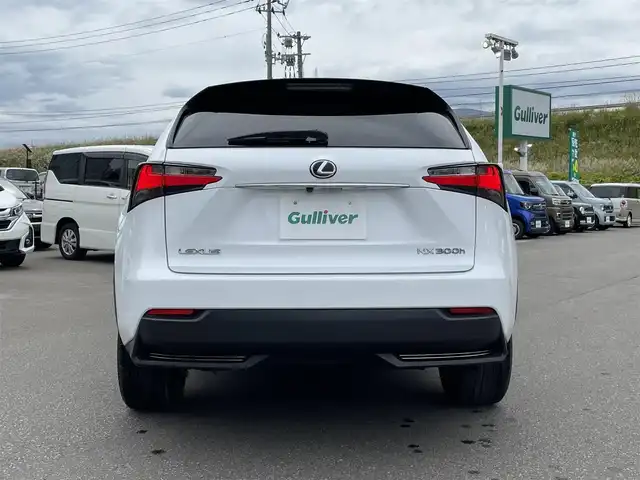 レクサス ＮＸ 300h Fスポーツ 青森県 2016(平28)年 9.3万km ホワイトノーヴァガラスフレーク ・4WD/・純正メーカーナビ/・Bluetooth/フルセグ/・USBポート/・バック/サイドカメラ/・クルーズコントロール/・本革シート/・エアシート/・シートヒーター/・オートライト/・パドルシフト/・オートブレーキホールド/・プッシュスタート/・スマートキー/・純正LEDヘッドライト/・純正18AW/・保証書・取説あり