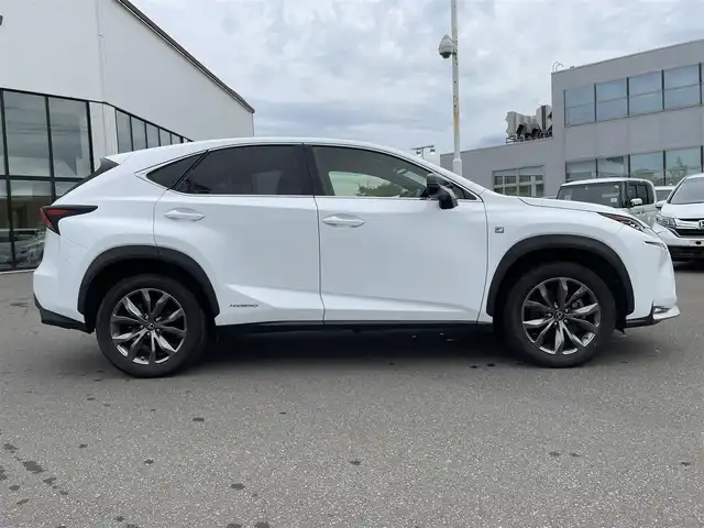 レクサス ＮＸ 300h Fスポーツ 青森県 2016(平28)年 9.3万km ホワイトノーヴァガラスフレーク ・4WD/・純正メーカーナビ/・Bluetooth/フルセグ/・USBポート/・バック/サイドカメラ/・クルーズコントロール/・本革シート/・エアシート/・シートヒーター/・オートライト/・パドルシフト/・オートブレーキホールド/・プッシュスタート/・スマートキー/・純正LEDヘッドライト/・純正18AW/・保証書・取説あり