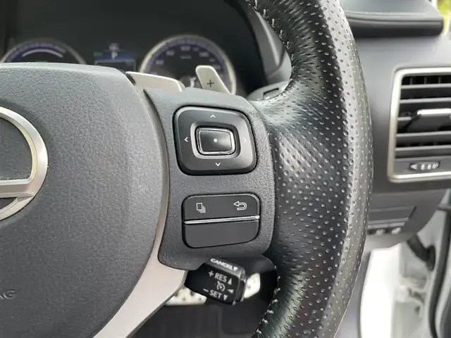 レクサス ＮＸ 300h Fスポーツ 青森県 2016(平28)年 9.3万km ホワイトノーヴァガラスフレーク ・4WD/・純正メーカーナビ/・Bluetooth/フルセグ/・USBポート/・バック/サイドカメラ/・クルーズコントロール/・本革シート/・エアシート/・シートヒーター/・オートライト/・パドルシフト/・オートブレーキホールド/・プッシュスタート/・スマートキー/・純正LEDヘッドライト/・純正18AW/・保証書・取説あり