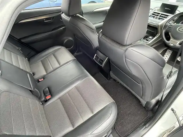 レクサス ＮＸ 300h Fスポーツ 青森県 2016(平28)年 9.3万km ホワイトノーヴァガラスフレーク ・4WD/・純正メーカーナビ/・Bluetooth/フルセグ/・USBポート/・バック/サイドカメラ/・クルーズコントロール/・本革シート/・エアシート/・シートヒーター/・オートライト/・パドルシフト/・オートブレーキホールド/・プッシュスタート/・スマートキー/・純正LEDヘッドライト/・純正18AW/・保証書・取説あり