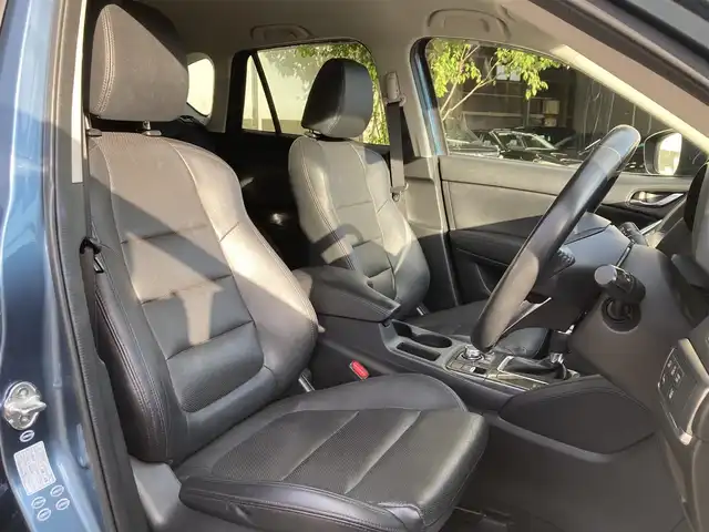マツダ ＣＸ－５ XD Lパッケージ 静岡県 2015(平27)年 8.2万km ブルーリフレックスマイカ (株)IDOMが運営する【じしゃロン焼津店】の自社ローン専用車両になります。こちらは現金またはオートローンご利用時の価格です。自社ローンご希望の方は別途その旨お申付け下さい /純正ＳＤナビ/（フルセグＴＶ/ＣＤ/ＤＶＤ/ミュージックサーバー/衝突軽減ブレーキ）/レーダークルーズ/バックカメラ/サイドカメラ/レザーシート/パワーシート/シートヒーター/ＬＥＤヘッドライト/オートライト/ＥＴＣ