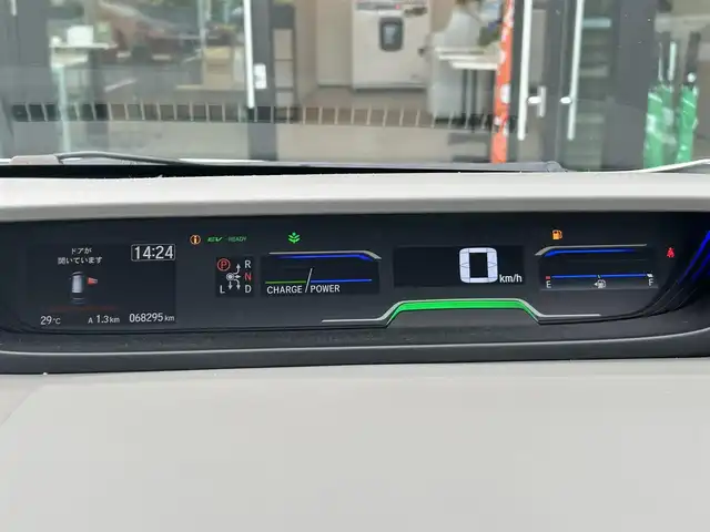 ホンダ フリード ハイブリット G ホンダセンシング 栃木県 2018(平30)年 6.9万km ホワイトオーキッドパール ホンダセンシング/純正メモリナビ/フルセグTV/DVD/Bluetooth/純正フリップダウンモニター/バックカメラ/ETC/両側パワースライドドア/スマートキー/プッシュEgスタート/LEDオートライト/ステアリングリモコン/アダプティブクルーズコントロール/純正フロアマット/ワイパーデアイサー