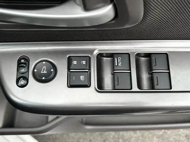 ホンダ フリード ハイブリット G ホンダセンシング 栃木県 2018(平30)年 6.9万km ホワイトオーキッドパール ホンダセンシング/純正メモリナビ/フルセグTV/DVD/Bluetooth/純正フリップダウンモニター/バックカメラ/ETC/両側パワースライドドア/スマートキー/プッシュEgスタート/LEDオートライト/ステアリングリモコン/アダプティブクルーズコントロール/純正フロアマット/ワイパーデアイサー