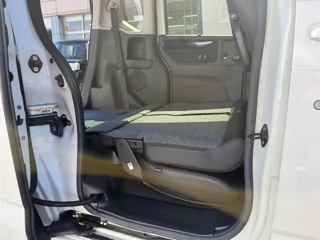 ホンダ Ｎ ＢＯＸ 2トーン カスタム ターボSSパッケージ 静岡県 2016(平28)年 3.2万km プレミアムホワイトパールⅡ 1オーナー・保証書/走行31503キロ（登録時）/シティブレーキアクティブシステム/純正インターナビ・地デジ/バックカメラ/ビルトインETC/Bluetoothオーディオ/ハーフレザーシート/前席シートヒーター/両側パワースライドドア/パドルシフト/クルーズコントロール/スマートキー×2/プッシュスタート/HIDヘッドライト/フォグランプ/ウィンカードアミラー/後席ロールサンシェード/純正15インチアルミホイール/WエアB＋サイドエアB/カーテンエアB/純正ドアバイザー/純正フロアマット/車両取説＋ナビ取説