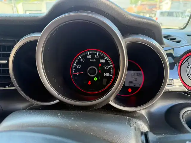 ホンダ Ｎ ＢＯＸ 2トーン カスタム ターボSSパッケージ 静岡県 2016(平28)年 3.2万km プレミアムホワイトパールⅡ 1オーナー・保証書/走行31503キロ（登録時）/シティブレーキアクティブシステム/純正インターナビ・地デジ/バックカメラ/ビルトインETC/Bluetoothオーディオ/ハーフレザーシート/前席シートヒーター/両側パワースライドドア/パドルシフト/クルーズコントロール/スマートキー×2/プッシュスタート/HIDヘッドライト/フォグランプ/ウィンカードアミラー/後席ロールサンシェード/純正15インチアルミホイール/WエアB＋サイドエアB/カーテンエアB/純正ドアバイザー/純正フロアマット/車両取説＋ナビ取説