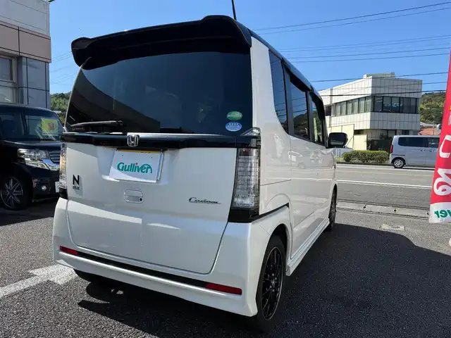 ホンダ Ｎ ＢＯＸ 2トーン カスタム ターボSSパッケージ 静岡県 2016(平28)年 3.2万km プレミアムホワイトパールⅡ 1オーナー・保証書/走行31503キロ（登録時）/シティブレーキアクティブシステム/純正インターナビ・地デジ/バックカメラ/ビルトインETC/Bluetoothオーディオ/ハーフレザーシート/前席シートヒーター/両側パワースライドドア/パドルシフト/クルーズコントロール/スマートキー×2/プッシュスタート/HIDヘッドライト/フォグランプ/ウィンカードアミラー/後席ロールサンシェード/純正15インチアルミホイール/WエアB＋サイドエアB/カーテンエアB/純正ドアバイザー/純正フロアマット/車両取説＋ナビ取説