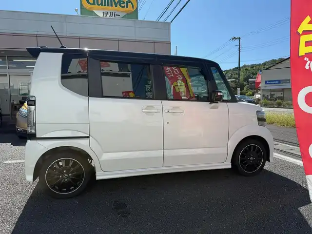 ホンダ Ｎ ＢＯＸ 2トーン カスタム ターボSSパッケージ 静岡県 2016(平28)年 3.2万km プレミアムホワイトパールⅡ 1オーナー・保証書/走行31503キロ（登録時）/シティブレーキアクティブシステム/純正インターナビ・地デジ/バックカメラ/ビルトインETC/Bluetoothオーディオ/ハーフレザーシート/前席シートヒーター/両側パワースライドドア/パドルシフト/クルーズコントロール/スマートキー×2/プッシュスタート/HIDヘッドライト/フォグランプ/ウィンカードアミラー/後席ロールサンシェード/純正15インチアルミホイール/WエアB＋サイドエアB/カーテンエアB/純正ドアバイザー/純正フロアマット/車両取説＋ナビ取説